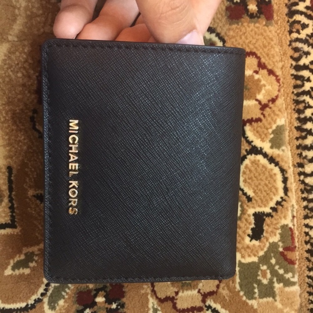 Michael Kors wallet (used) in good condition